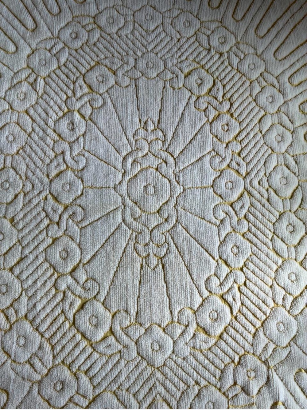 Vintage Chenille Floral Bed Spread White Butter Yellow Fringe Trim Full/Queen - Picture 2 of 8